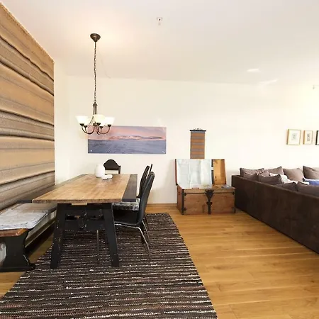Big Apt In - Sleeps 8-10 - Pro Managed * Geilo